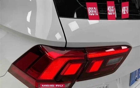 Volkswagen Tiguan II, 2023 год, 2 100 000 рублей, 6 фотография