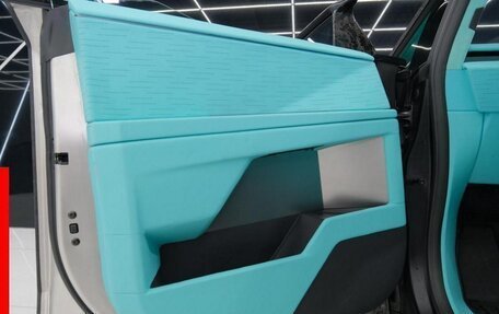 Tesla Cybertruck, 2025 год, 34 000 000 рублей, 12 фотография