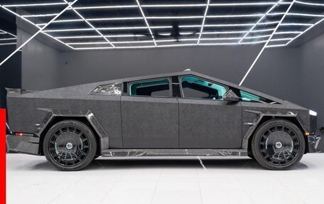 Tesla Cybertruck, 2025 год, 34 000 000 рублей, 8 фотография