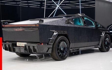 Tesla Cybertruck, 2025 год, 34 000 000 рублей, 7 фотография