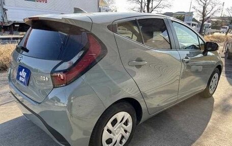 Toyota Aqua, 2024 год, 1 121 000 рублей, 2 фотография