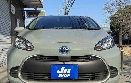 Toyota Aqua, 2024 год, 1 121 000 рублей, 10 фотография