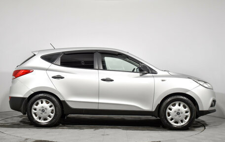 Hyundai ix35 I рестайлинг, 2011 год, 825 000 рублей, 4 фотография