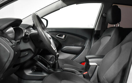 Hyundai ix35 I рестайлинг, 2011 год, 825 000 рублей, 10 фотография