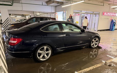 Mercedes-Benz C-Класс, 2011 год, 1 300 000 рублей, 5 фотография