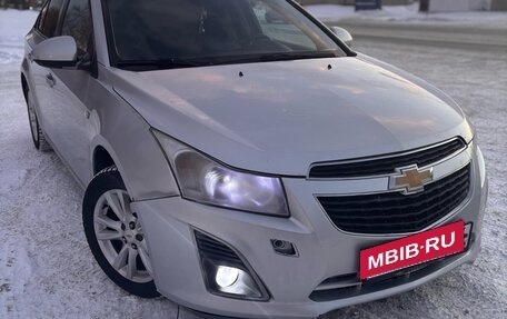 Chevrolet Cruze II, 2013 год, 610 000 рублей, 3 фотография