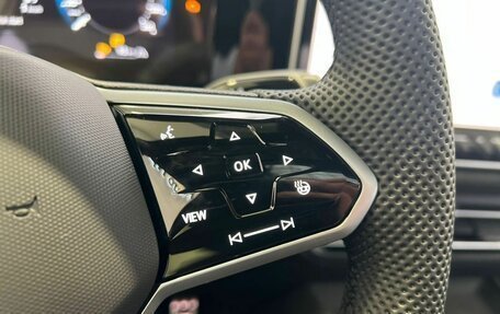 Volkswagen Tiguan, 2025 год, 5 199 000 рублей, 12 фотография