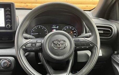 Toyota Yaris, 2022 год, 700 888 рублей, 8 фотография