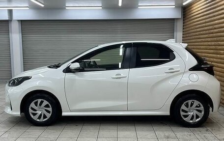 Toyota Yaris, 2022 год, 700 888 рублей, 3 фотография