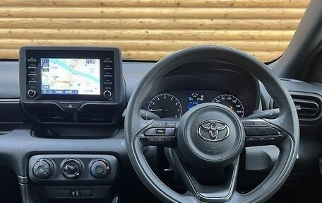 Toyota Yaris, 2022 год, 700 888 рублей, 7 фотография