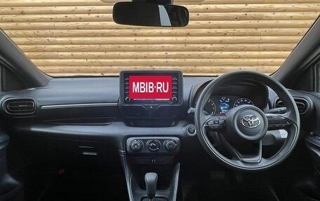 Toyota Yaris, 2022 год, 700 888 рублей, 10 фотография