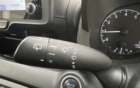 Toyota Yaris, 2022 год, 700 888 рублей, 11 фотография