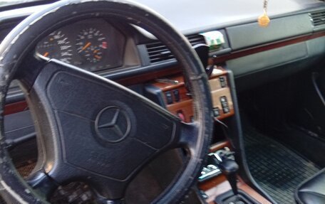 Mercedes-Benz E-Класс, 1992 год, 180 000 рублей, 3 фотография