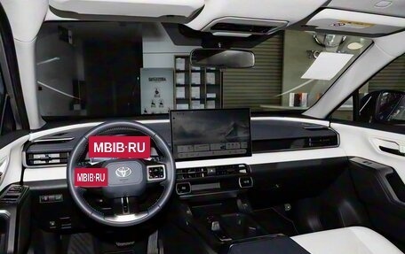 Toyota RAV4, 2026 год, 4 400 000 рублей, 10 фотография