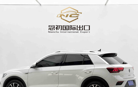 Volkswagen T-Roc I, 2021 год, 2 015 000 рублей, 6 фотография