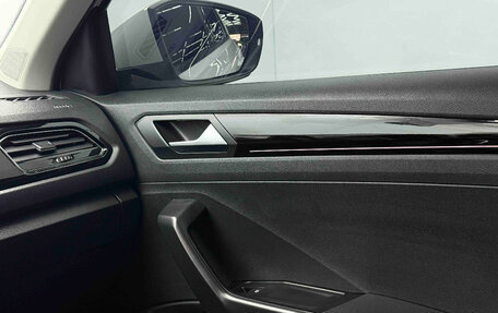 Volkswagen T-Roc I, 2021 год, 2 015 000 рублей, 10 фотография