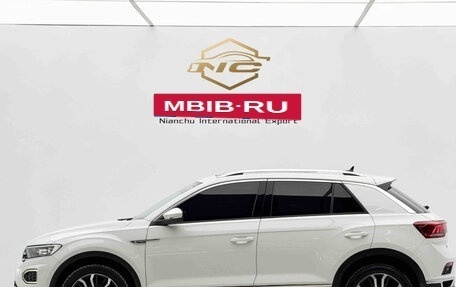 Volkswagen T-Roc I, 2021 год, 2 015 000 рублей, 7 фотография