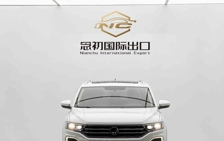 Volkswagen T-Roc I, 2021 год, 2 015 000 рублей, 2 фотография