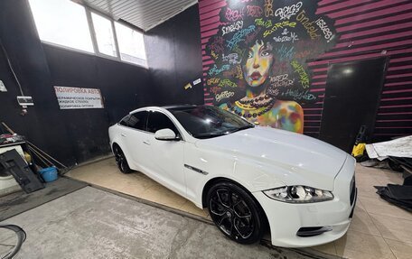 Jaguar XJ IV (X351), 2010 год, 2 150 000 рублей, 2 фотография