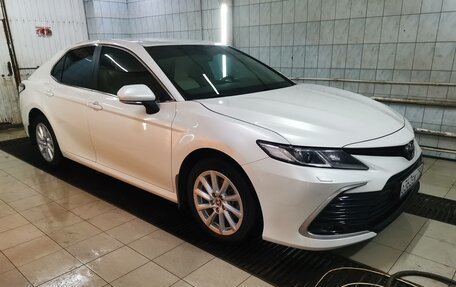 Toyota Camry, 2021 год, 2 870 000 рублей, 2 фотография