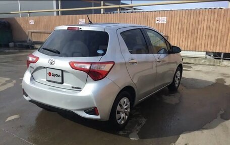 Toyota Vitz, 2018 год, 1 050 000 рублей, 7 фотография