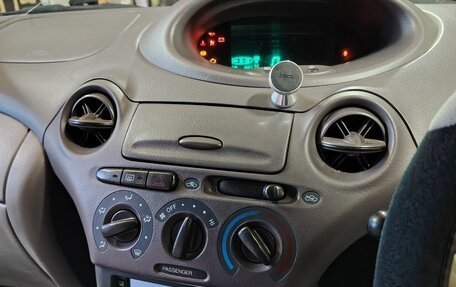 Toyota Platz, 2000 год, 350 000 рублей, 8 фотография