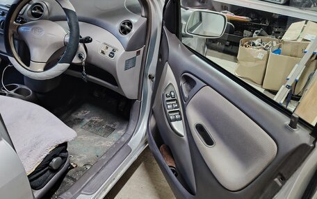 Toyota Platz, 2000 год, 350 000 рублей, 10 фотография