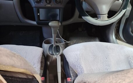 Toyota Platz, 2000 год, 350 000 рублей, 13 фотография