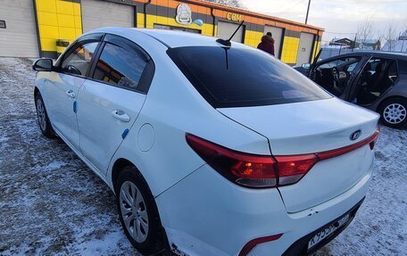 KIA Rio IV, 2017 год, 899 000 рублей, 6 фотография