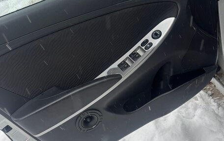 Hyundai Solaris II рестайлинг, 2012 год, 385 000 рублей, 11 фотография