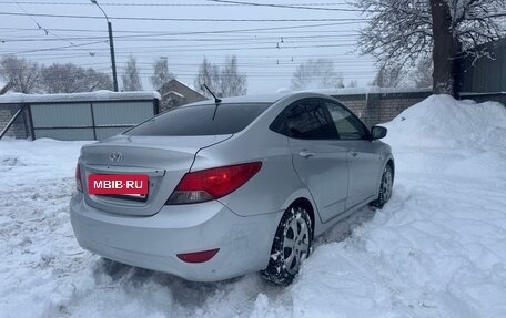 Hyundai Solaris II рестайлинг, 2012 год, 385 000 рублей, 5 фотография