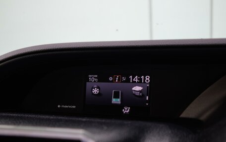 Toyota Noah III, 2015 год, 1 739 000 рублей, 21 фотография