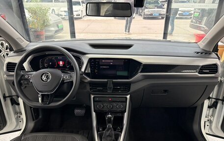 Volkswagen T-Cross I, 2022 год, 1 730 000 рублей, 12 фотография