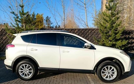 Toyota RAV4, 2017 год, 1 915 000 рублей, 4 фотография