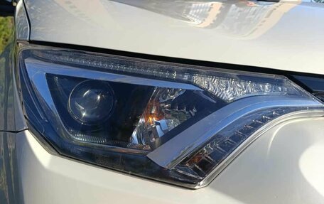 Toyota RAV4, 2017 год, 1 915 000 рублей, 10 фотография