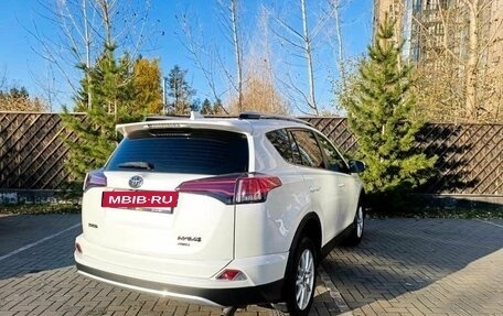 Toyota RAV4, 2017 год, 1 915 000 рублей, 5 фотография