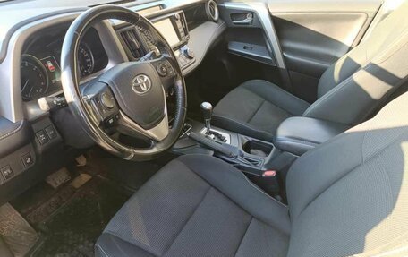 Toyota RAV4, 2017 год, 1 915 000 рублей, 15 фотография