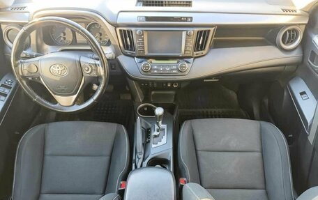 Toyota RAV4, 2017 год, 1 915 000 рублей, 14 фотография