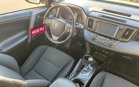 Toyota RAV4, 2017 год, 1 915 000 рублей, 12 фотография