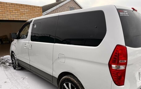 Hyundai H-1 II рестайлинг, 2014 год, 1 800 000 рублей, 4 фотография