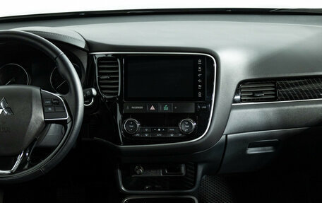 Mitsubishi Outlander III рестайлинг 3, 2022 год, 2 999 700 рублей, 14 фотография