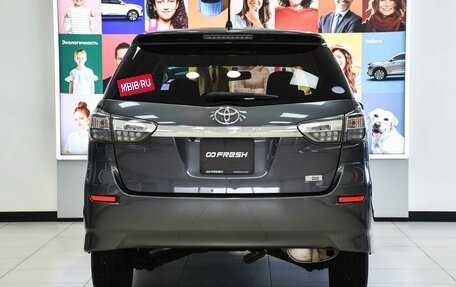 Toyota Wish II, 2012 год, 1 350 000 рублей, 4 фотография