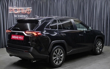 Toyota RAV4, 2020 год, 2 898 000 рублей, 5 фотография