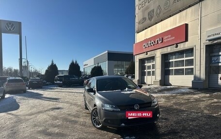 Volkswagen Jetta VI, 2013 год, 980 000 рублей, 3 фотография