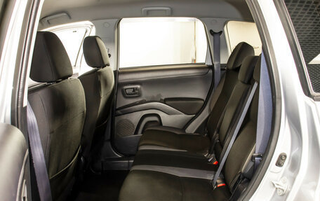 Mitsubishi Outlander III рестайлинг 3, 2011 год, 855 000 рублей, 9 фотография