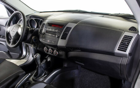 Mitsubishi Outlander III рестайлинг 3, 2011 год, 855 000 рублей, 8 фотография