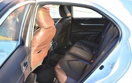 Toyota Camry, 2022 год, 3 499 000 рублей, 10 фотография