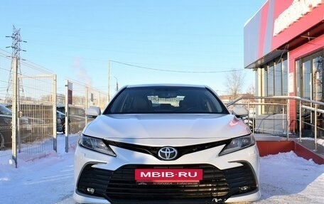 Toyota Camry, 2022 год, 3 499 000 рублей, 2 фотография