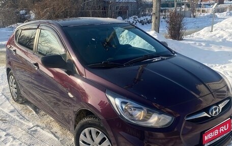 Hyundai Solaris II рестайлинг, 2013 год, 570 000 рублей, 1 фотография