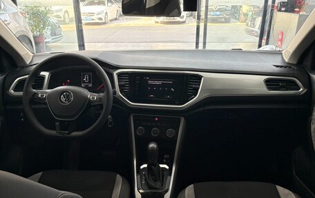 Volkswagen T-Roc I, 2021 год, 1 850 000 рублей, 11 фотография